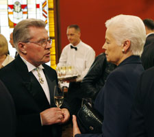 002.JPG (12733 bytes)