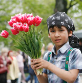 007.JPG (12300 bytes)