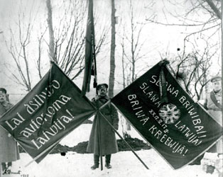 06.JPG (28376 bytes)