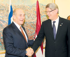 01.JPG (15627 bytes)