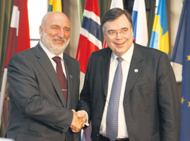 001.JPG (16030 bytes)