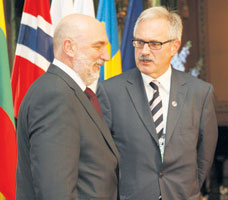 01.JPG (13270 bytes)