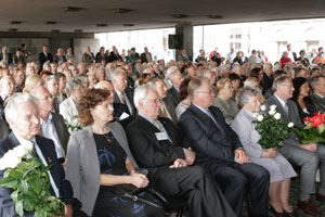 O02.JPG (23170 bytes)