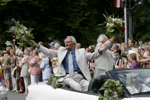 01.JPG (22521 bytes)