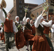 04.JPG (16874 bytes)