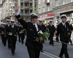 08.JPG (17679 bytes)