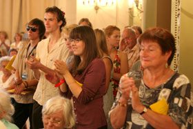 03.JPG (18482 bytes)