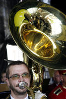 10.JPG (11085 bytes)