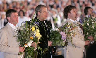 02.JPG (23984 bytes)