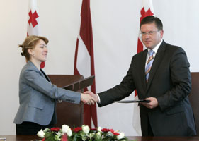 GR2.JPG (13134 bytes)