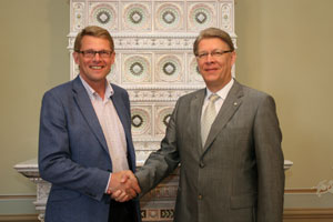 01.JPG (14181 bytes)