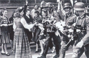 02.JPG (24130 bytes)