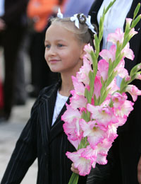 02.JPG (16808 bytes)