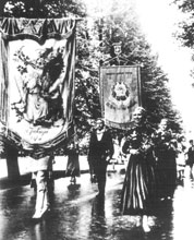 003.JPG (16581 bytes)