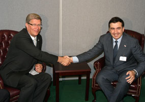 01.JPG (12993 bytes)