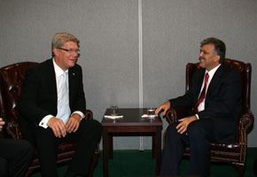 03.JPG (11949 bytes)