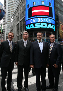 02.JPG (30090 bytes)