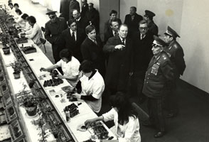 02.JPG (18498 bytes)