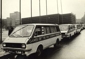 04.JPG (14812 bytes)