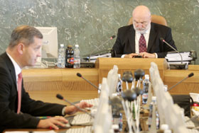 MKSEDE1.JPG (17802 bytes)