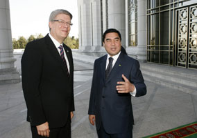 P01.JPG (15157 bytes)