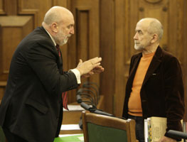 03.JPG (12963 bytes)