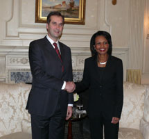 01.JPG (10713 bytes)