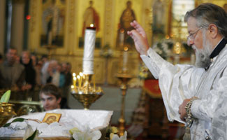 02.JPG (19479 bytes)