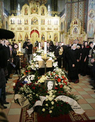 03.JPG (49875 bytes)