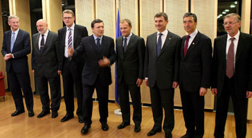 00.JPG (23349 bytes)