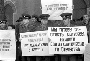 02.JPG (18304 bytes)