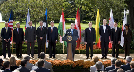 000.JPG (47785 bytes)