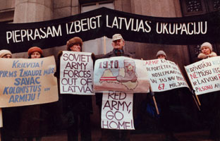 03.JPG (21842 bytes)