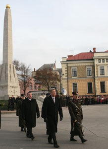 01.JPG (14688 bytes)