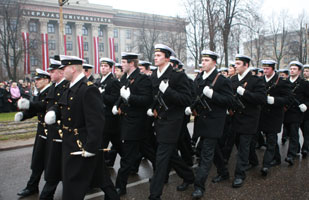 03.JPG (21789 bytes)