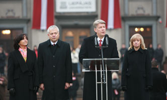 04.JPG (14759 bytes)