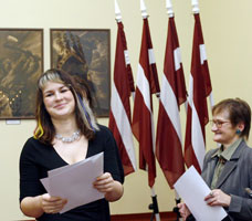 C2.JPG (15637 bytes)