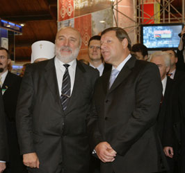 00.JPG (16757 bytes)