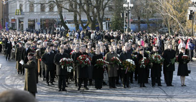 05.JPG (33231 bytes)