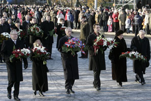 09.JPG (25351 bytes)