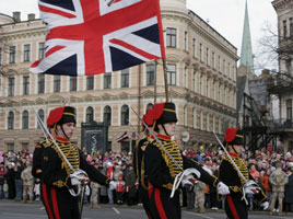 08.JPG (23686 bytes)