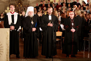 01.JPG (20731 bytes)