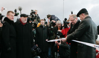 00.JPG (16595 bytes)