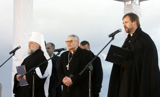 04.JPG (13052 bytes)