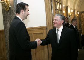 G2.JPG (12828 bytes)