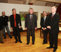 01.JPG (15101 bytes)