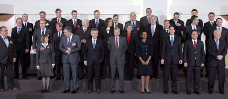 01.JPG (25079 bytes)