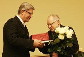 LZA1.JPG (12663 bytes)