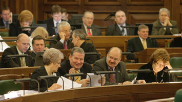 09.JPG (23084 bytes)