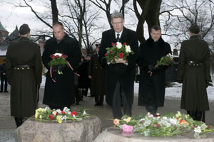 00.JPG (20337 bytes)